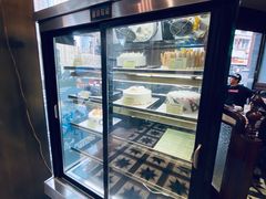 面包甜点陈列柜-德大西餐社(云南南路店)