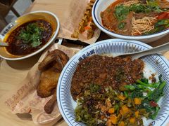 -遇见小面(东方宝泰店)