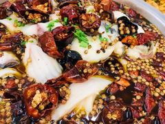 沸腾辣子鱼-付掌柜在成都·热炒砂锅集(金禾店)