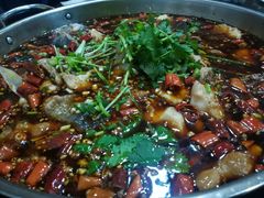 -特色肥肠鱼好吃串串香