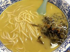 舟山鱼小黄鱼面-明呈黄鱼面馆(斜土路店)