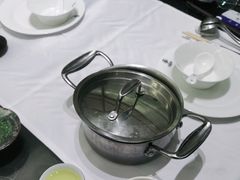 -红鼎豆捞·非遗鲍皇汤火锅(宝丰路店)