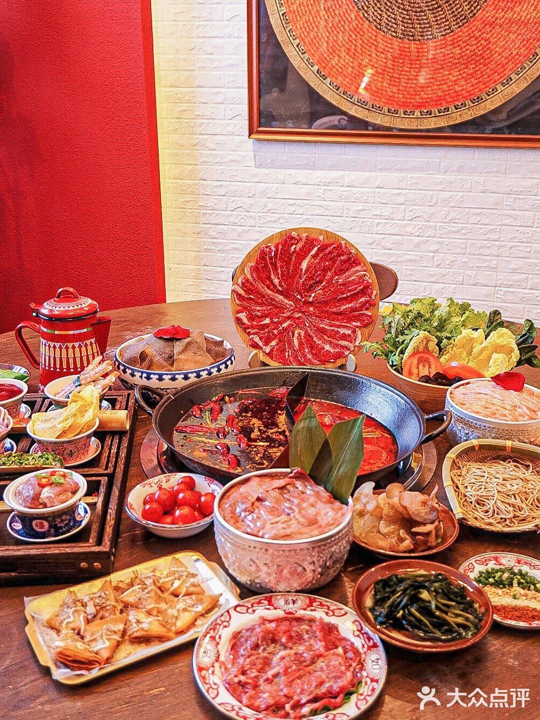 冬天这么冷当然要和朋友一起恰火锅了