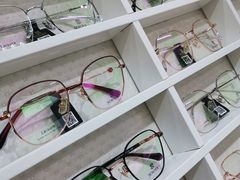 -视野联行眼镜·蔡司·控优点授权(长白万象汇店)