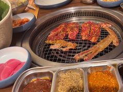 -明洞阿姨·韩式酱蟹烤肉·创意料理(三元桥店)