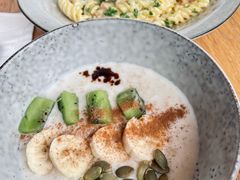 香蕉奇异果燕麦粥-Wagas沃歌斯(静安大悦城店)