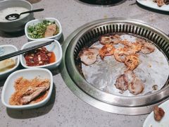 -金滏山烤肉·海鲜·火锅自助餐厅(襄阳万达店)