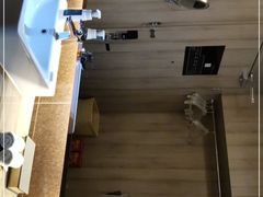 -西安大雁塔科技大学地铁站亚朵酒店