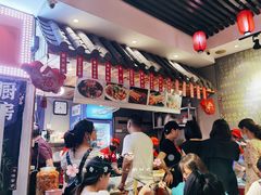 大堂-爆炸头阿姨小四川正宗川味小吃(无任何分店)