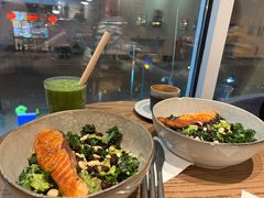 煎三文鱼牛油果色拉-Wagas沃歌斯(北京君太百货店)