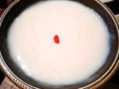 -老牌坊云南鱼豆花火锅(爱建店)