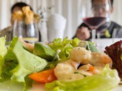 温大虾沙拉，牛油果，番茄-Jean Georges
