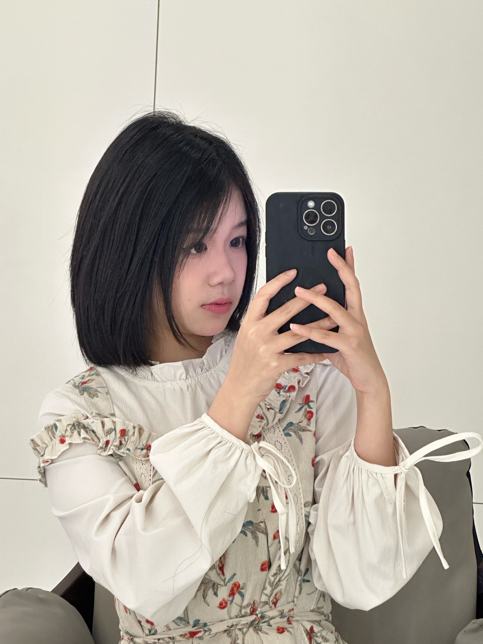 圆脸方脸肉肉脸巨适合巨减龄18~48岁女士都适合尝试~
这款发型层次