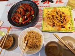 -肥肥虾庄·金牌油焖大虾(汉口城市广场店)