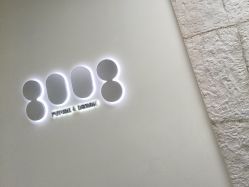 -八佰伴8008星级形象店