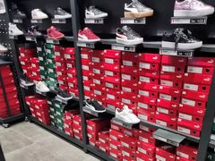 -PUMA品牌自营折扣店(武汉永旺梦乐城店)