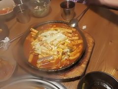 奶酪海鲜炒米条-包装马车·韩国料理·포장마차