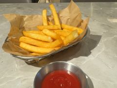-必胜客(尹山湖歌林公园店)
