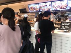 -肯德基(南京站A2检票口楼上)