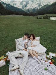 -至臻微拉婚纱摄影