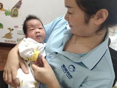 -鲸鱼妈妈月嫂/育婴师定制