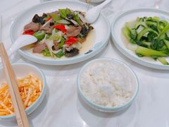 -犇逸·乐山跷脚牛肉·四川现炒(览海店)