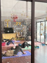 -卓玥国际月子会所(罗山路店)