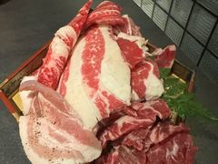 -铭牛烧肉·和牛海鲜自助(高新月牙湖店)