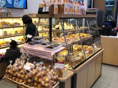 面包甜点陈列柜-山崎面包(苏州中心店)