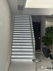 -苑苑发型设计