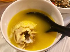 -鲜入围煮花胶鸡海鲜火锅