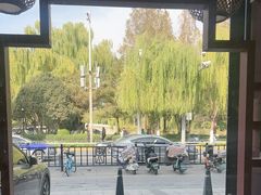 -泉畔人家·老济南经典鲁菜(大明湖店)