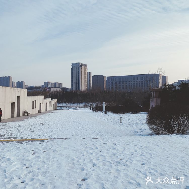 踩雪看冰雕滑个雪才是冬天正确的打开方式