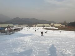 -十三陵雪世界滑雪场