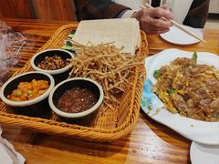 -朝花夕拾中餐厅(台儿庄古城复兴广场店)