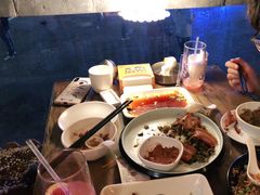 -隔壁老王·家常云南菜(花巷店)