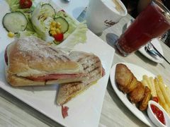 -必胜客(证大大拇指店)