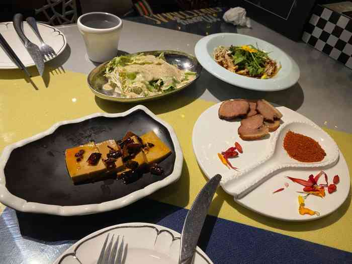 果子哥哥私房菜-"位置:大融城楼上,红鼎国际a座进门右边高.