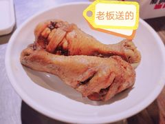 -龙巢盱眙龙虾·牛蛙·烧烤宵夜(八卦岭店)