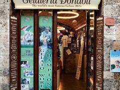 -Gelateria Dondoli