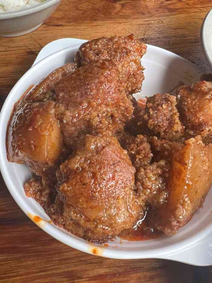 雍记南部肥肠干饭(长兴街店)-"[薄荷]环境:环境一般,卫生条件也是街边