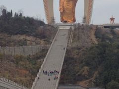 三步一磕-东林大佛