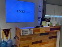 -LOOK眼镜·蔡司依视路配镜(宝山万达店)