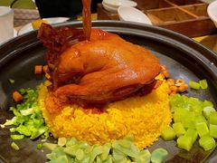 汇丰苑砂锅肘子捞饭-汇丰苑·海鲜青岛菜(中山路大鲍岛店)