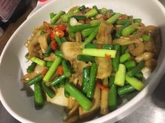 -龙巢盱眙龙虾·牛蛙·烧烤宵夜(八卦岭店)
