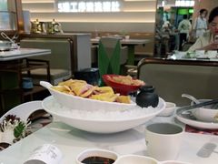 -洪氏嗨捞·广东猪肚鸡·椰子鸡火锅(西咸万象城店)