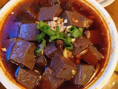 土冒血旺-炉小二铜锅牛蛙•川湘菜(三里屯店)