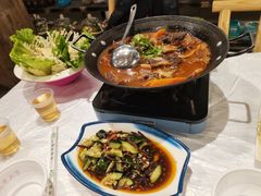 -霄汉牛三鲜湖北砂锅菜(万松园2店)
