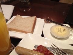 room service-上海外滩华尔道夫酒店