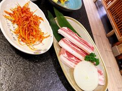 -草家酱蟹炭火烤肉店(珲春南路一店)